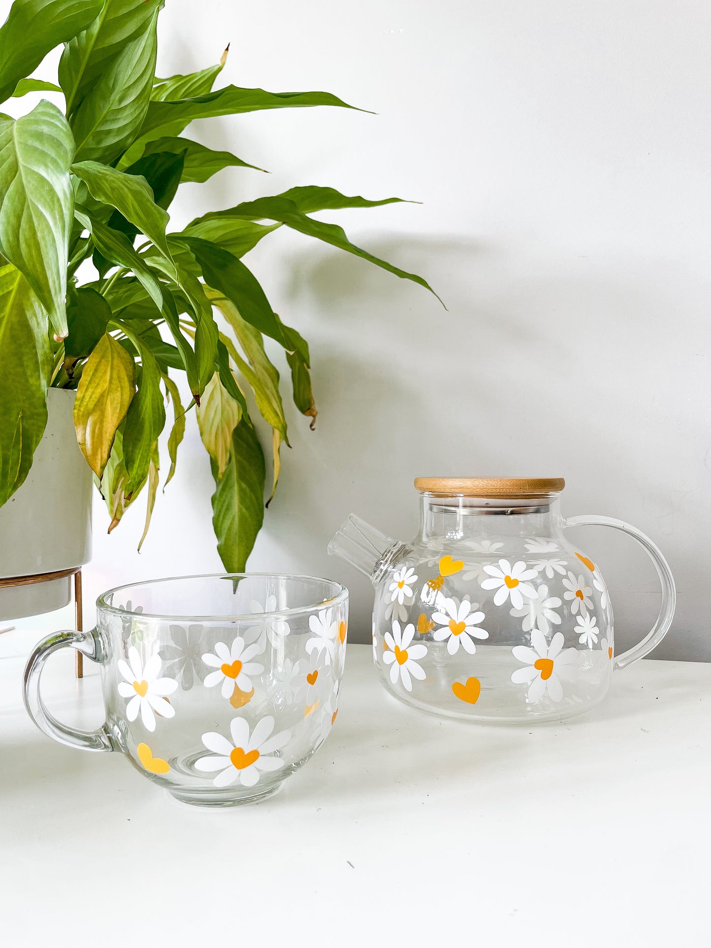 DAISY HEART TEA POT