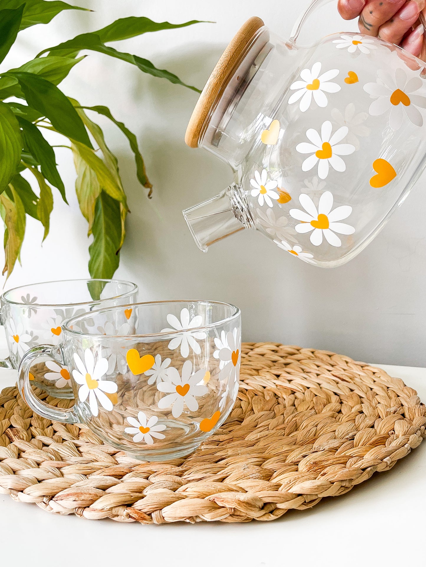 DAISY HEART TEA POT