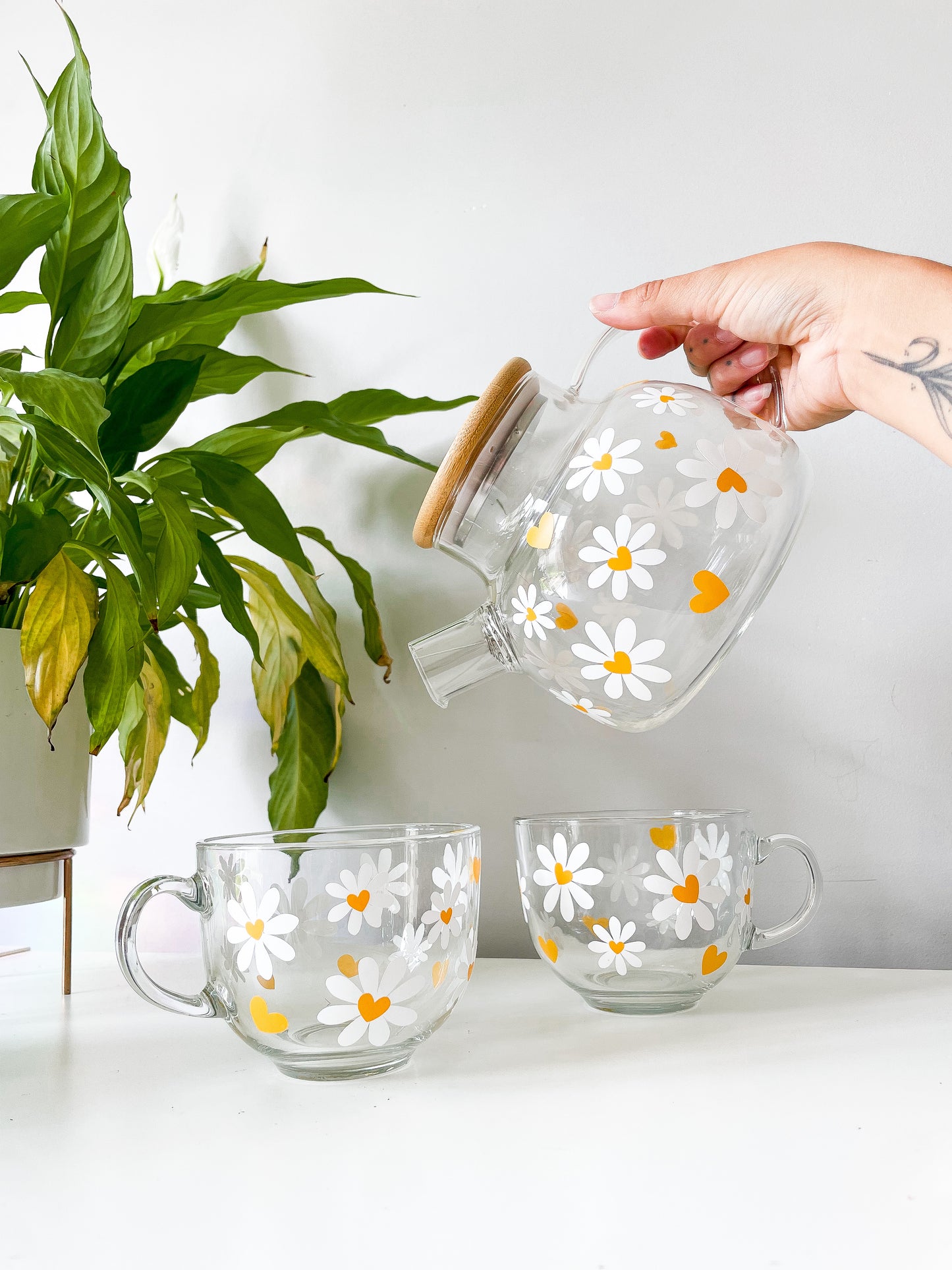 DAISY HEART TEA POT